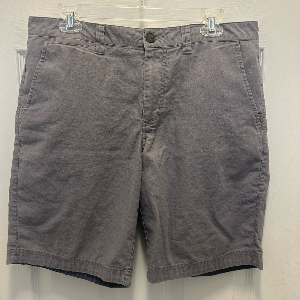 Flag & Anthem mens shorts size 33